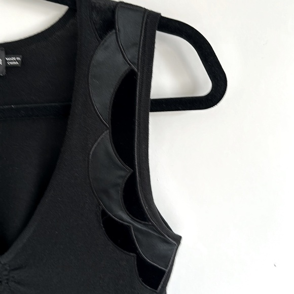 Emporio Armani Black Knit  Women's Top Size 6 - Picture 4 of 6